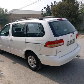 Toyota Sienna 2001