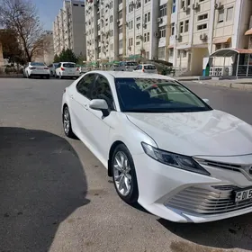 Toyota Camry 2019