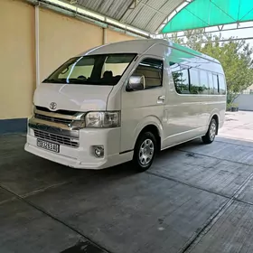Toyota Hiace 2005