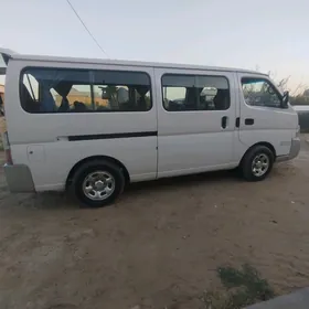 Nissan Urvan 2006