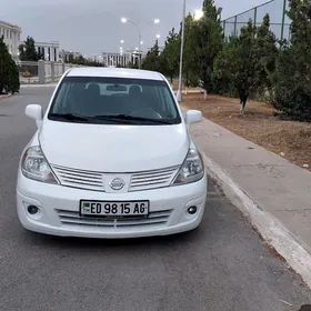 Nissan Versa 2012