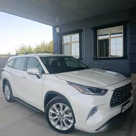 Toyota Highlander 2021