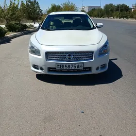 Nissan Maxima 2010