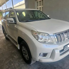 Toyota Land Cruiser Prado 2013