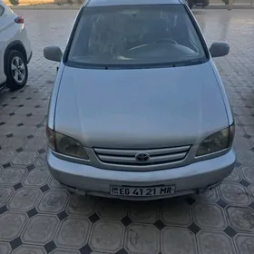 Toyota Sienna 2003