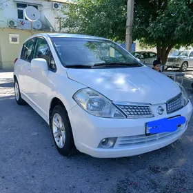 Nissan Versa 2007