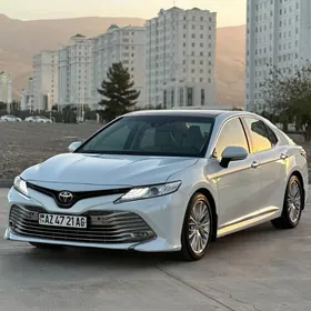 Toyota Camry 2018