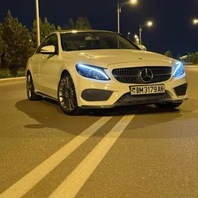 Mercedes-Benz C300 2015