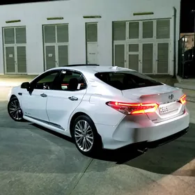 Toyota Camry 2018