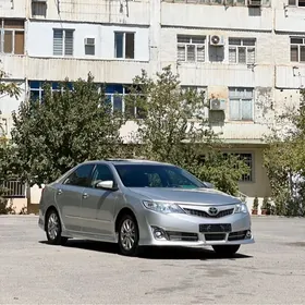 Toyota Camry 2014