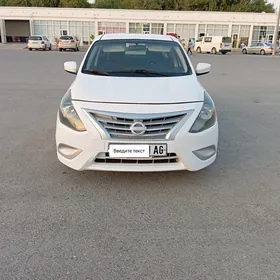 Nissan Versa 2016