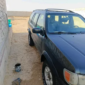 Nissan Pathfinder 1999
