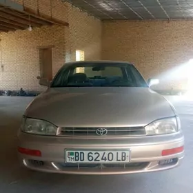Toyota Camry 1992