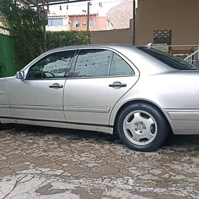 Mercedes-Benz E320 1999
