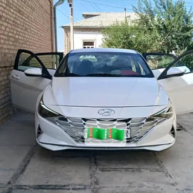Hyundai Elantra 2022