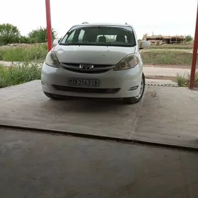 Toyota Sienna 2004