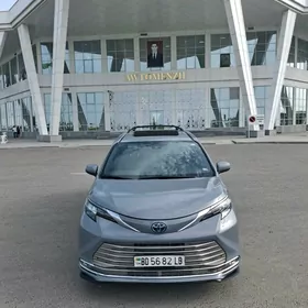 Toyota Sienna 2022