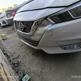 Nissan Versa 2021