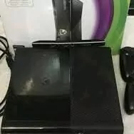 X BOX 360 S FREEBUT ARAN BAHA