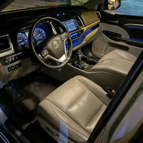 Toyota Highlander 2018