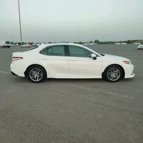 Toyota Camry 2020