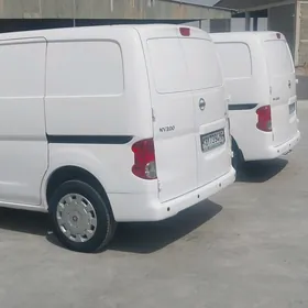 Nissan NV200 2021