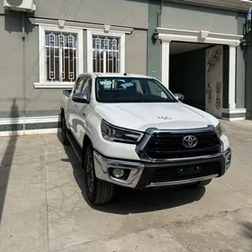 Toyota Hilux 2025
