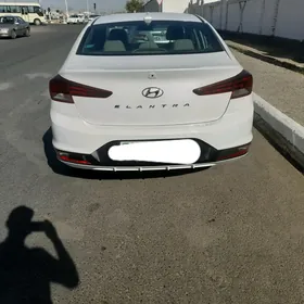 Hyundai Elantra 2019