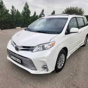 Toyota Sienna 2020