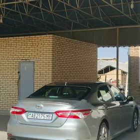 Toyota Camry 2020