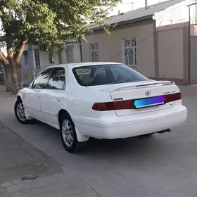 Toyota Camry 2000