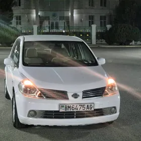 Nissan Tiida 2006