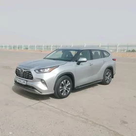 Toyota Highlander 2020