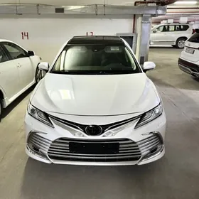Toyota Camry 2019
