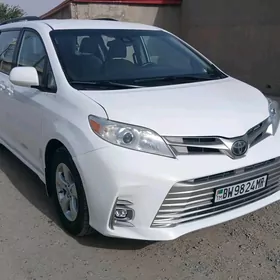 Toyota Sienna 2020