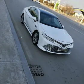 Toyota Camry 2018