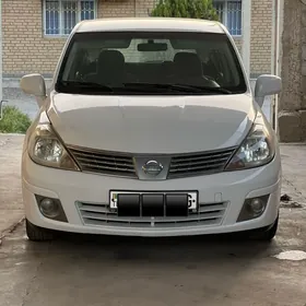 Nissan Versa 2010