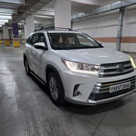 Toyota Highlander 2019