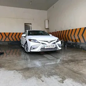 Toyota Camry 2022