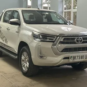Toyota Hilux 2022