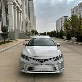 Toyota Camry 2022