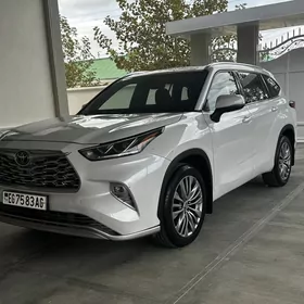 Toyota Highlander 2020