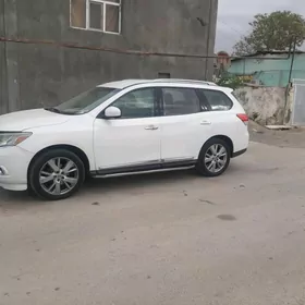 Nissan Pathfinder 2013
