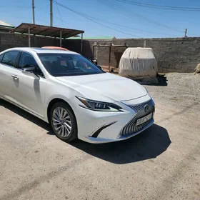 Lexus ES 350 2019