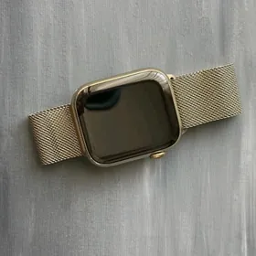 Apple Watch Series 8 45mm Gold