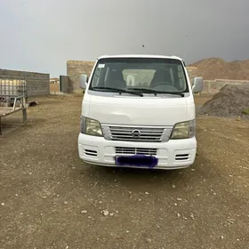 Nissan Urvan 2003