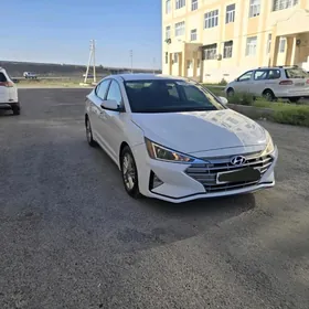 Hyundai Elantra 2020