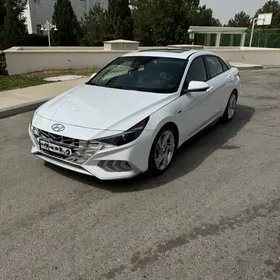 Hyundai Elantra 2022