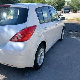 Nissan Versa 2007