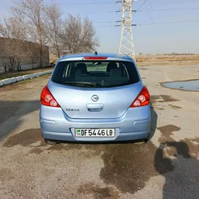 Nissan Versa 2011